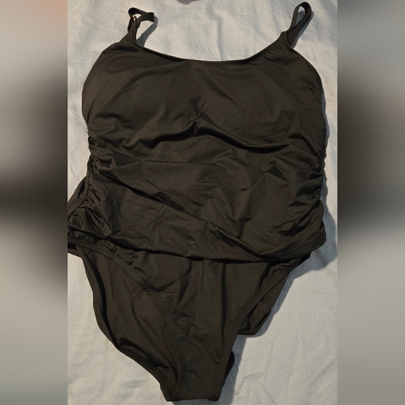 La Blanca Island Goddess Shirred Side Women's Bathing Suit #676 - Picture 2 of 9